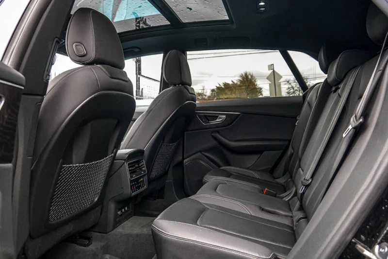 Audi Q8 S-line* PANO* BOSE* DISTRONIC* OБДУХ* 360* AMBIENT, снимка 14 - Автомобили и джипове - 53597302