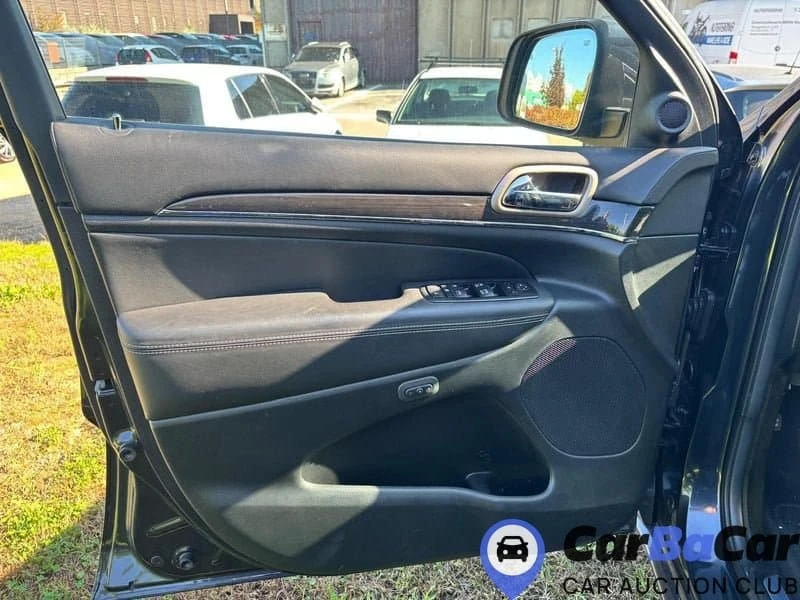 Jeep Grand cherokee 3.0, снимка 10 - Автомобили и джипове - 52865332