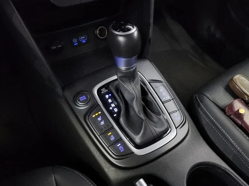 Hyundai Kona 1.6Т, снимка 9 - Автомобили и джипове - 54253020