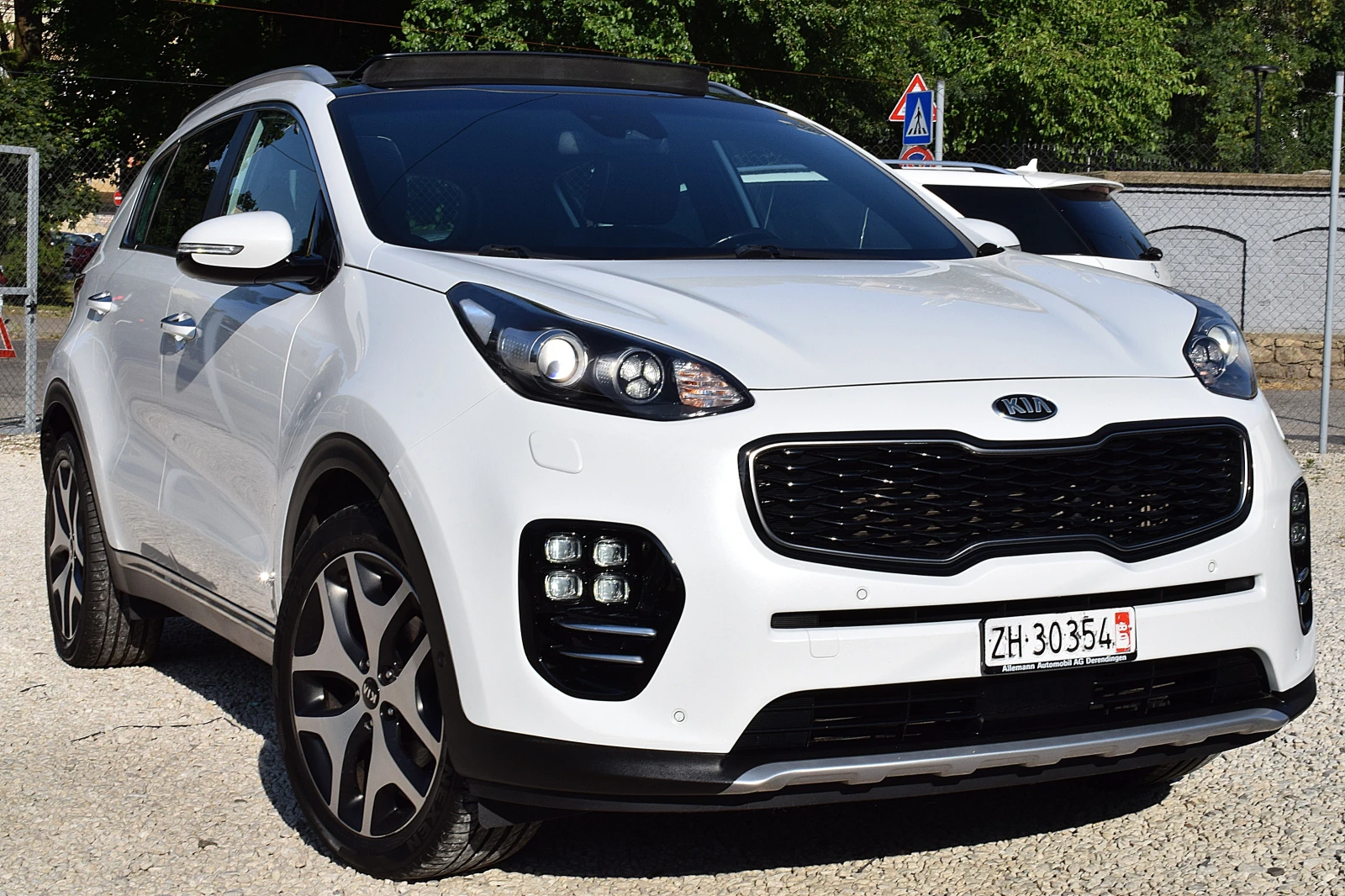 Kia Sportage 2.0ШВЕЙЦАРИЯ-GT-Line/КОЖА/НАВИ/LANE ASSIST/LUX - изображение 3