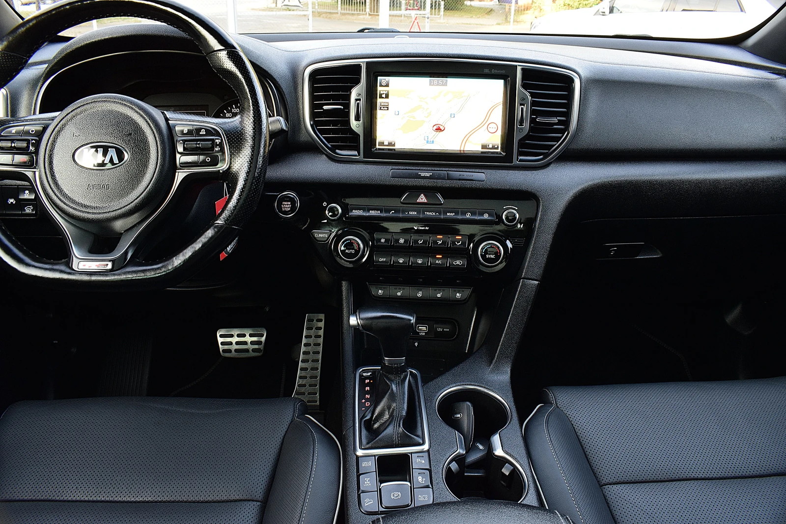 Kia Sportage 2.0ШВЕЙЦАРИЯ-GT-Line/КОЖА/НАВИ/LANE ASSIST/LUX - изображение 10