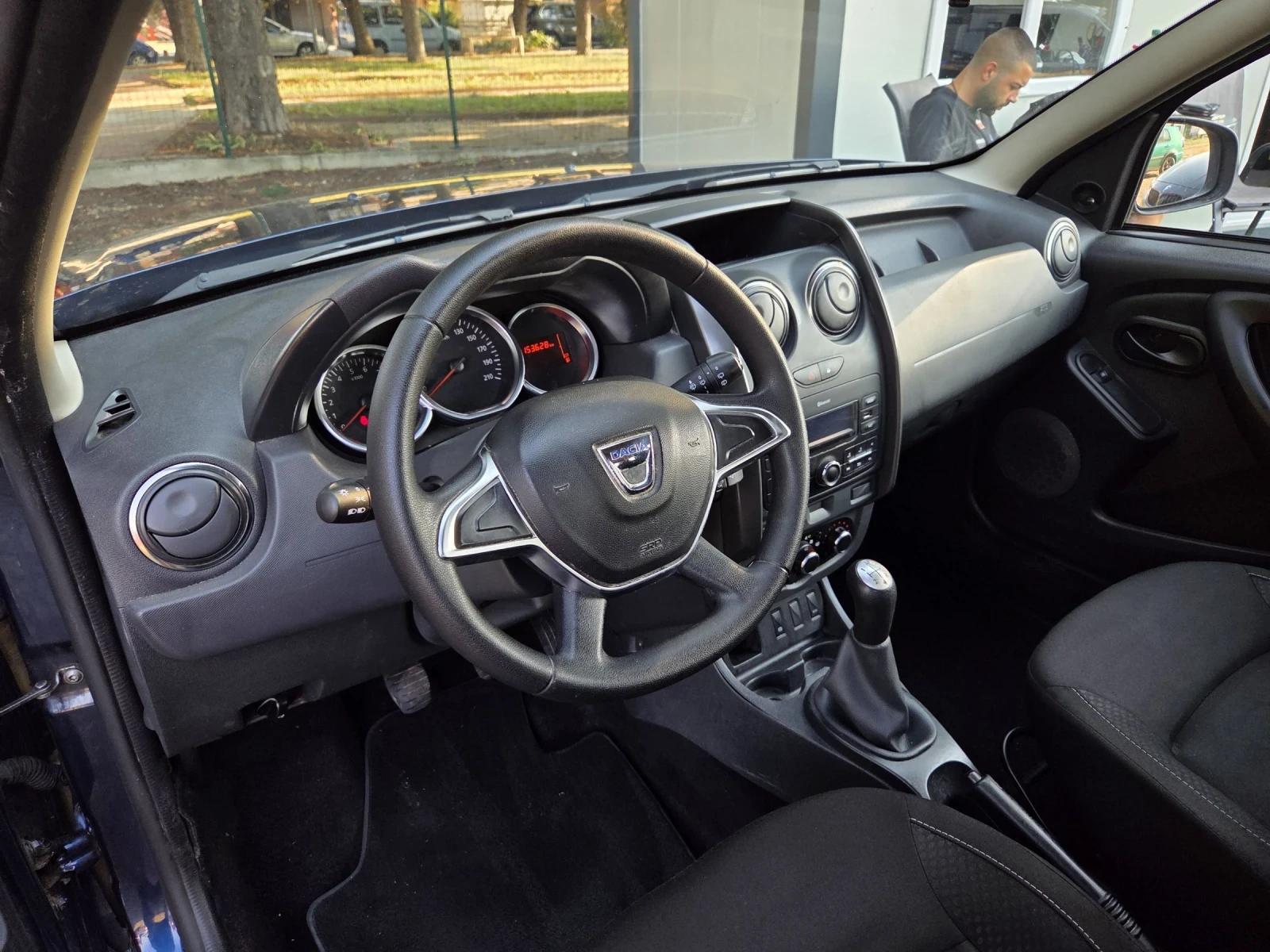 Dacia Duster 1.6I - изображение 7