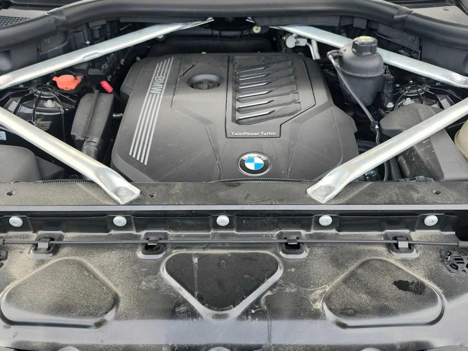 BMW X5 xDrive40i - изображение 3