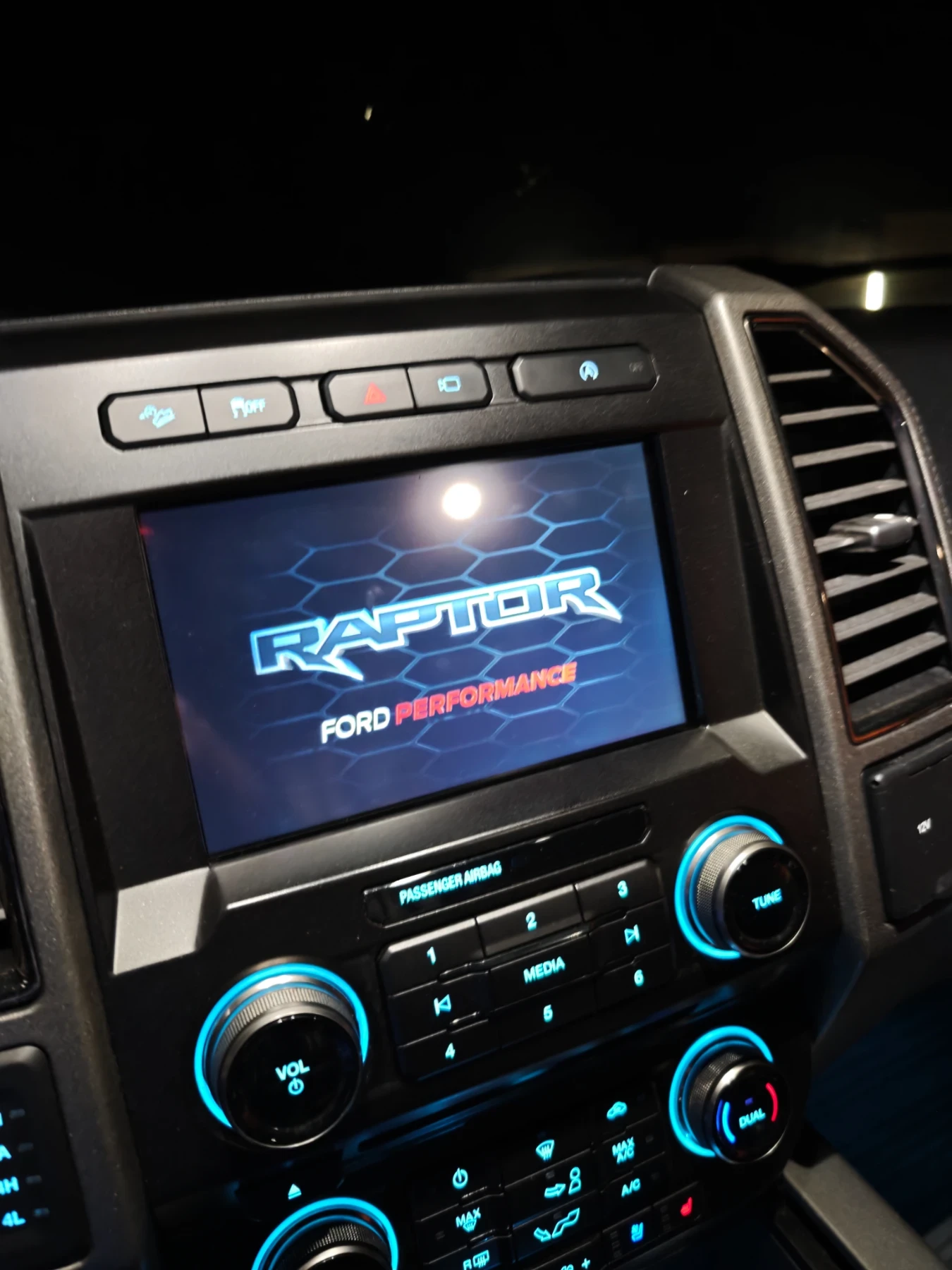 Ford F150 RAPTOR | Mobile.bg   15