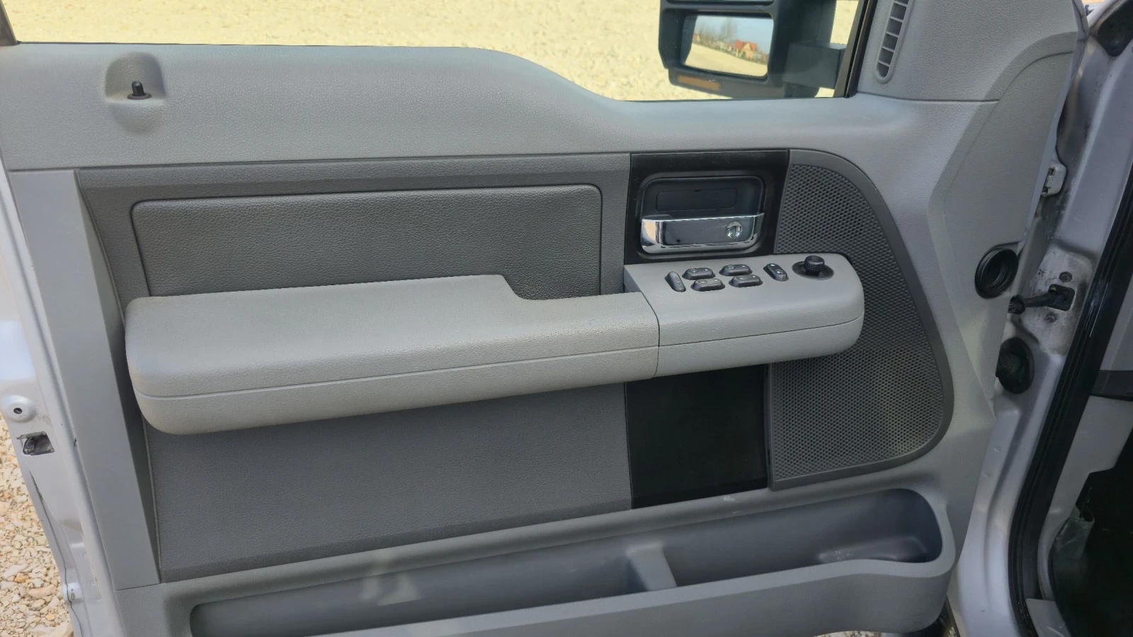 Ford F150 XLT 5.4 TRITON 4X4 - изображение 8