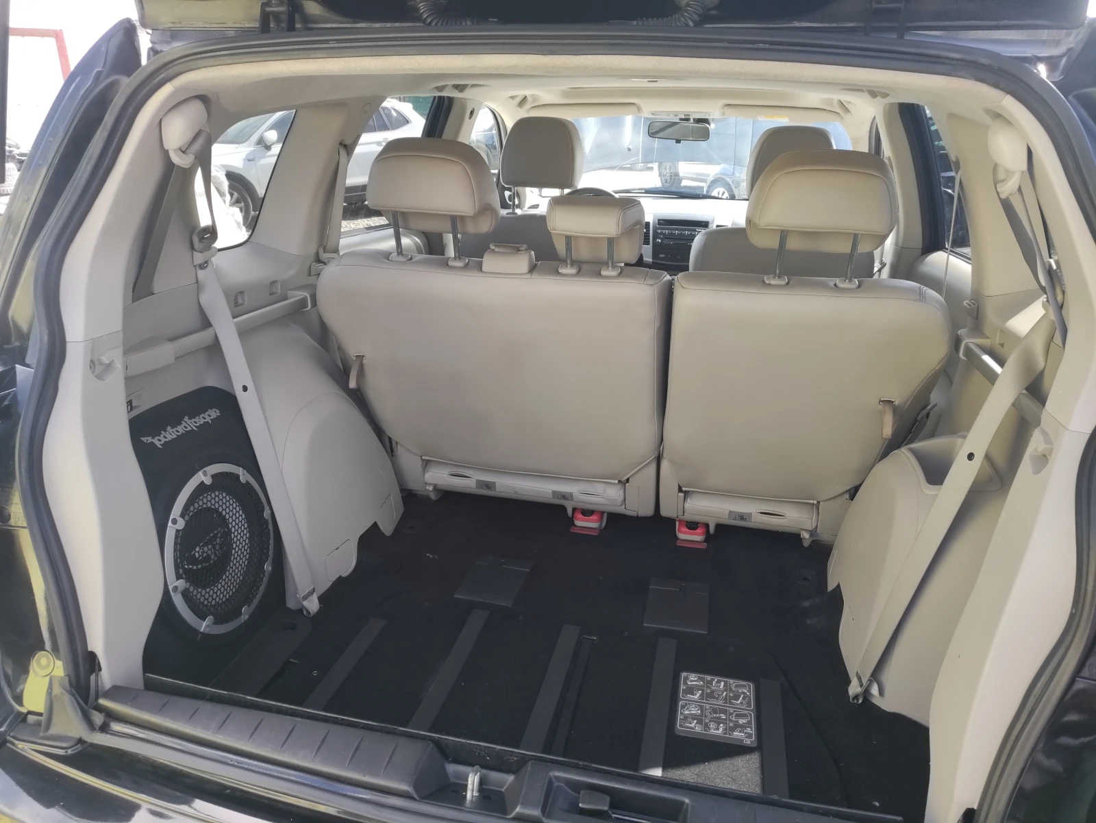 Mitsubishi Outlander 2, 4i Automat Xenon Keyless, снимка 12 - Автомобили и джипове - 53839550