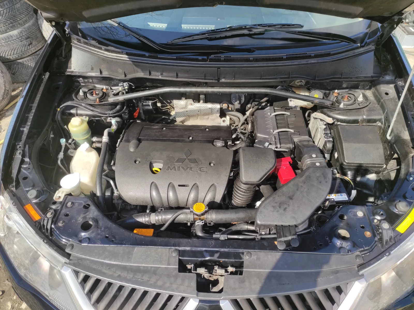 Mitsubishi Outlander 2, 4i Automat Xenon Keyless, снимка 7 - Автомобили и джипове - 53839550