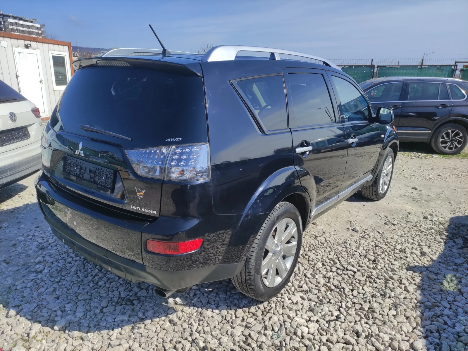 Mitsubishi Outlander 2, 4i Automat Xenon Keyless, снимка 6 - Автомобили и джипове - 53839550