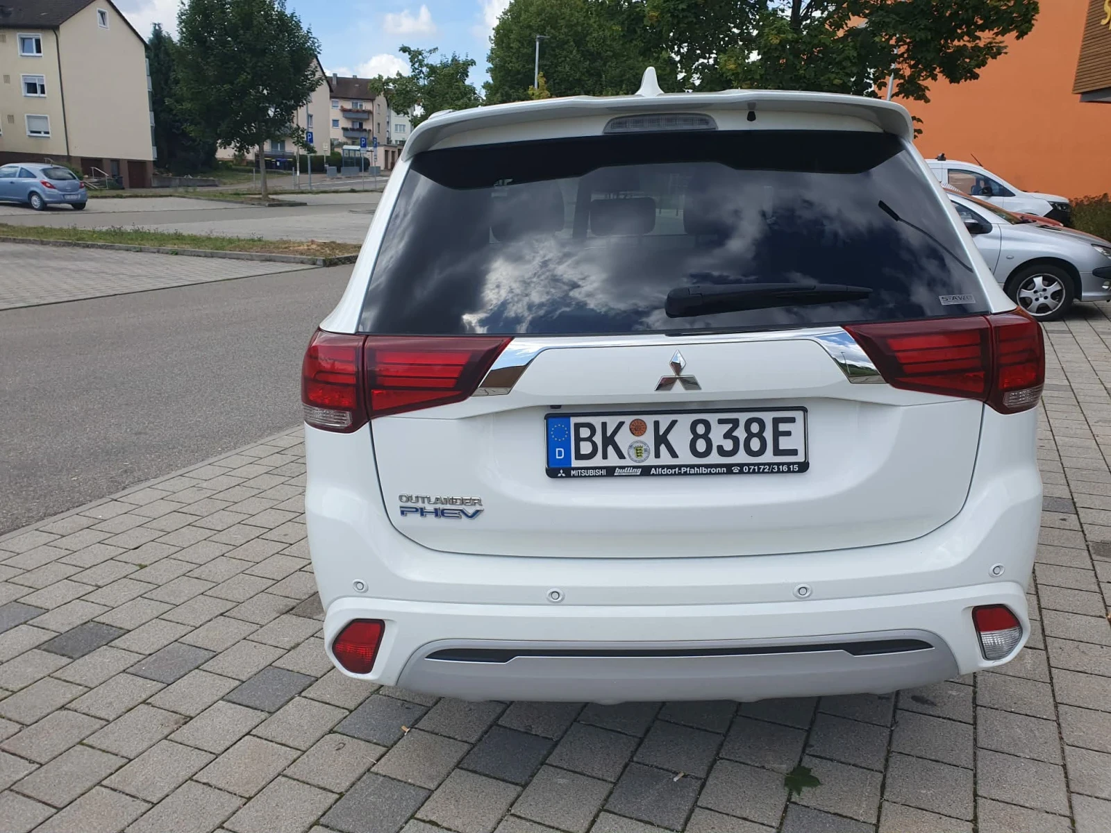 Mitsubishi Outlander 2.4 Plug-in Hibrid (PHEV), снимка 12 - Автомобили и джипове - 53851897