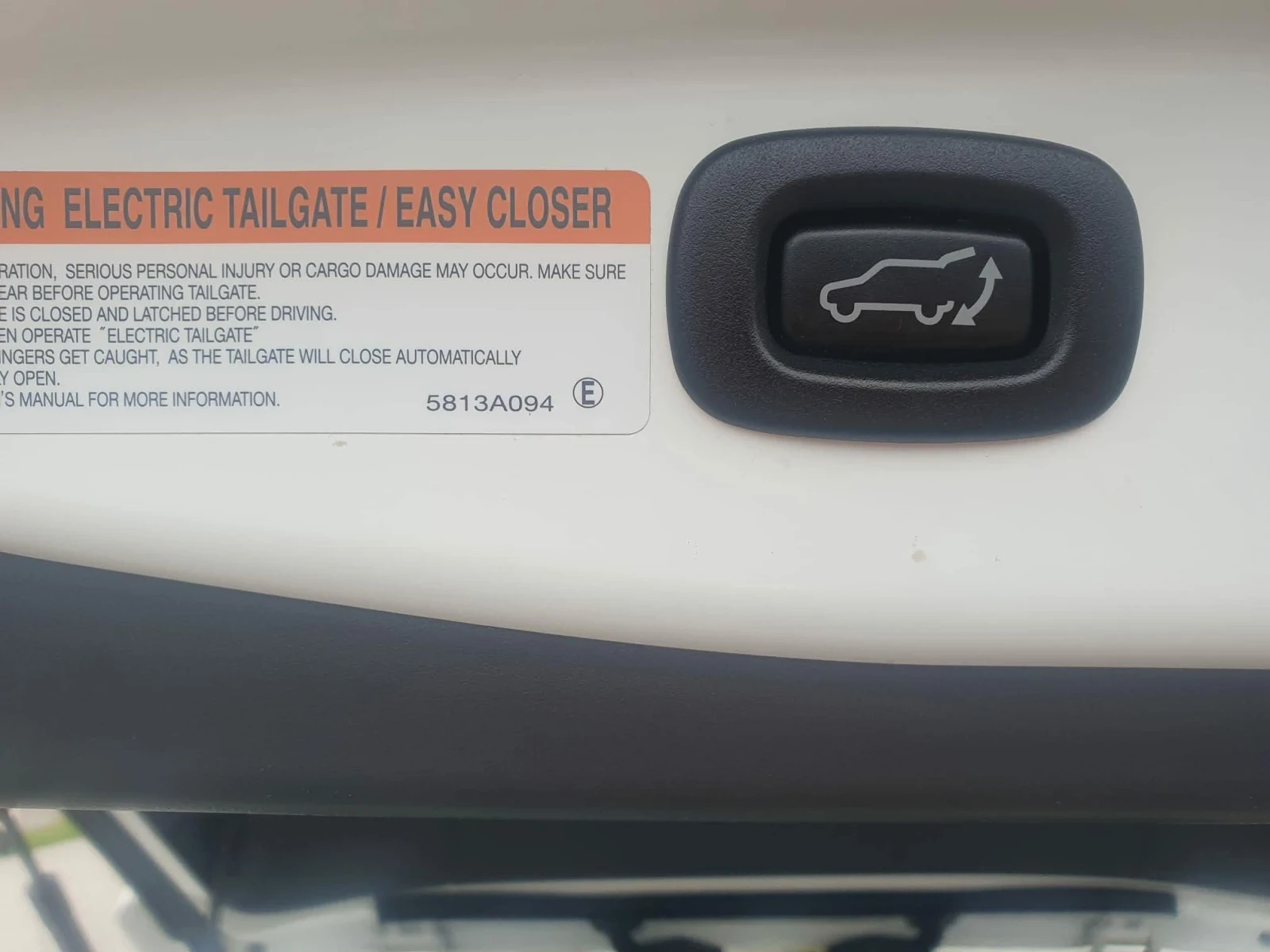 Mitsubishi Outlander 2.4 Plug-in Hibrid (PHEV), снимка 13 - Автомобили и джипове - 53851897