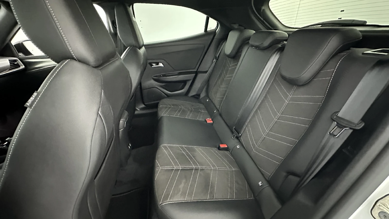 Opel Mokka Ultimate - Electric, снимка 13 - Автомобили и джипове - 54344743