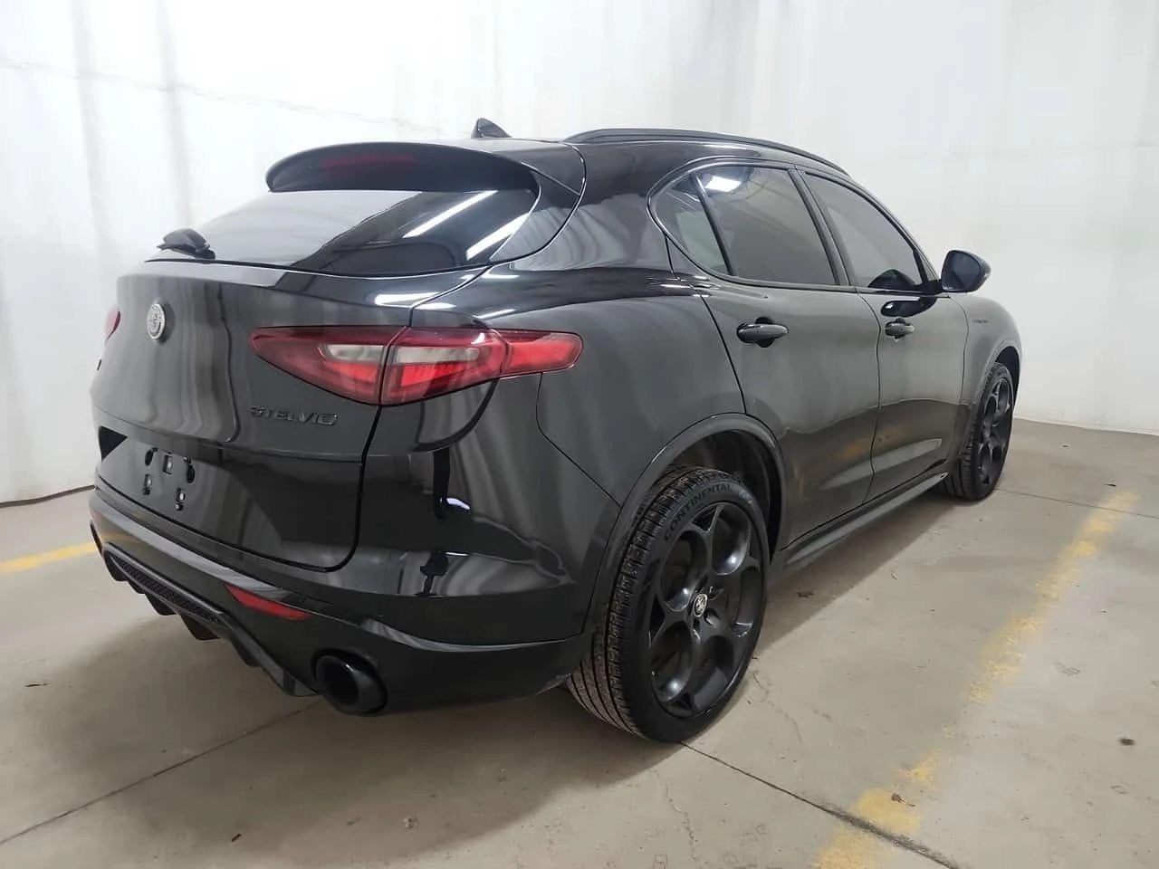 Alfa Romeo Stelvio * ESTREMA * CARFAX * ЦЕНА ДО БГ, снимка 3 - Автомобили и джипове - 54729472