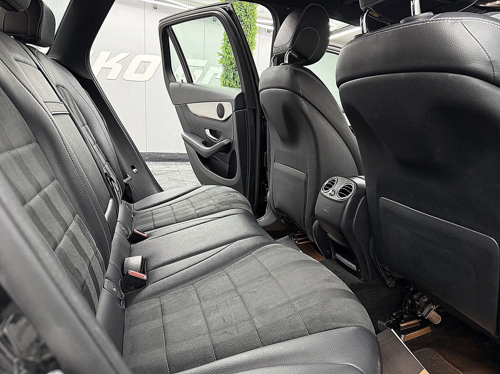 Mercedes-Benz GLC 220 AMG-Line/4-Matic/START STOP/СОБСТВЕН ЛИЗИНГ, снимка 10 - Автомобили и джипове - 55085668