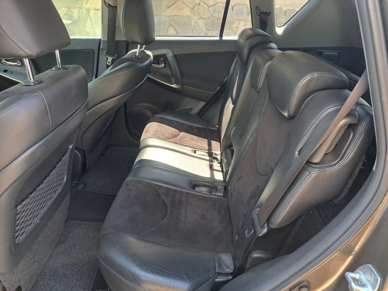 Toyota Rav4 2.0i КОЖА Xolandia, снимка 6 - Автомобили и джипове - 55172581