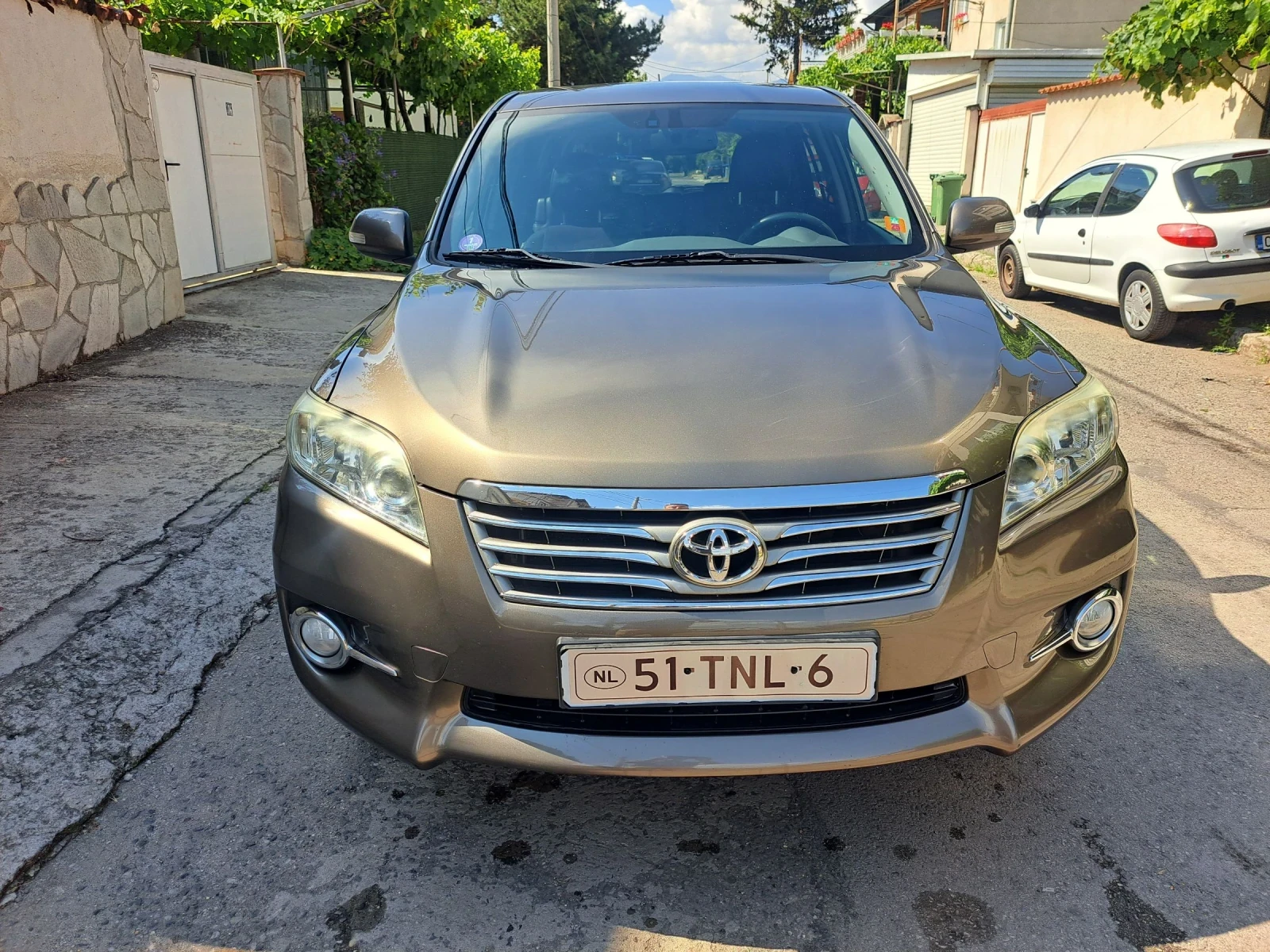 Toyota Rav4 2.0i КОЖА Xolandia, снимка 2 - Автомобили и джипове - 55172581