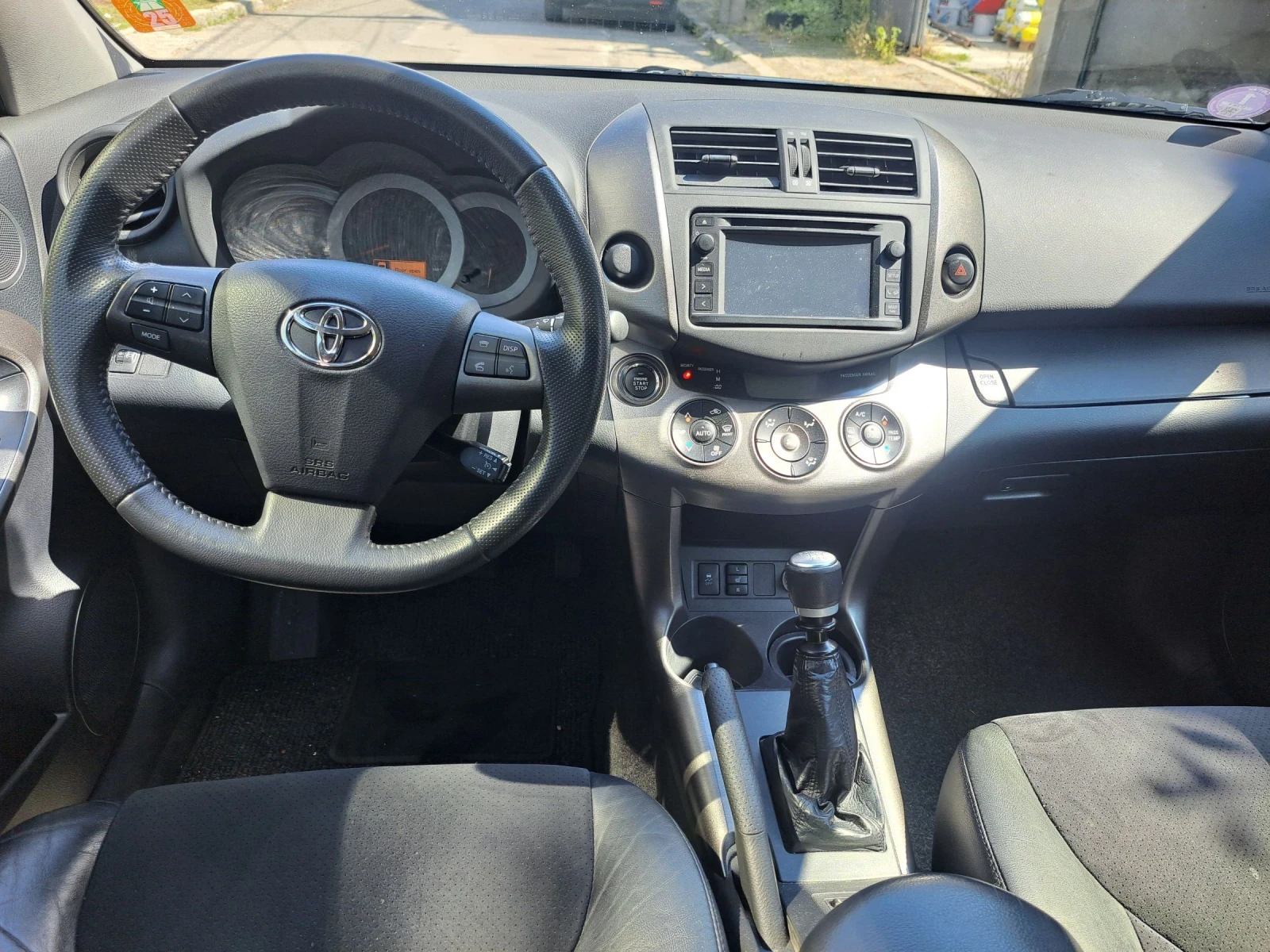 Toyota Rav4 2.0i КОЖА Xolandia, снимка 7 - Автомобили и джипове - 55172581