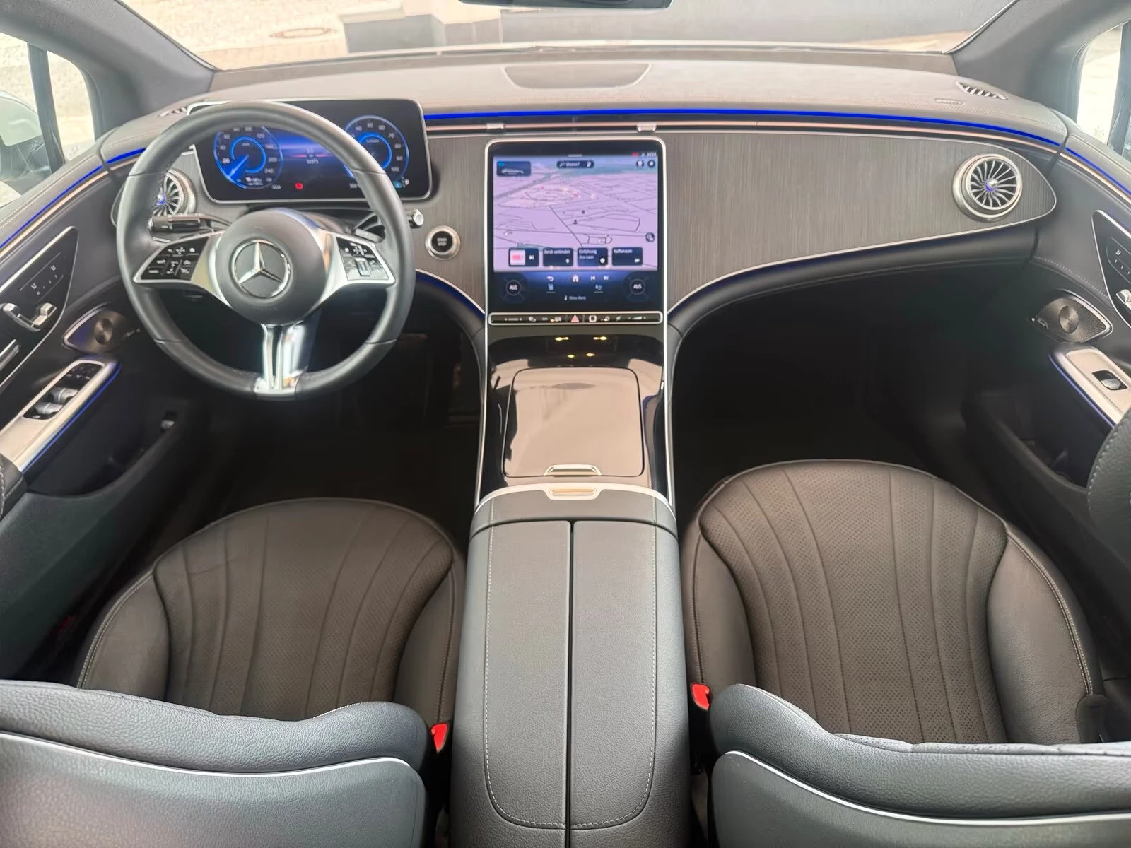 Mercedes-Benz EQE 350+ AMG/245H/PANO/360/DISTR/BURM/MEMO/721z, снимка 11 - Автомобили и джипове - 55576911