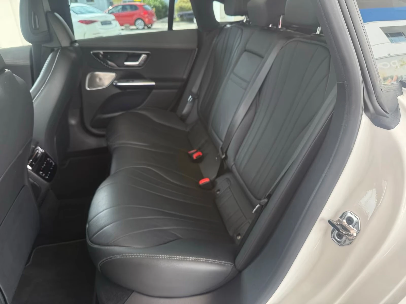 Mercedes-Benz EQE 350+ AMG/245H/PANO/360/DISTR/BURM/MEMO/721z, снимка 12 - Автомобили и джипове - 55576911