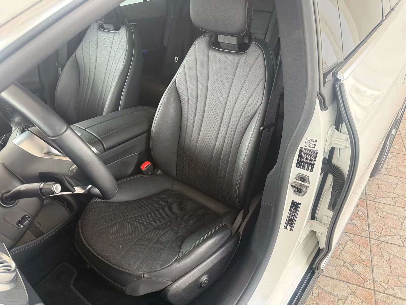 Mercedes-Benz EQE 350+ AMG/245H/PANO/360/DISTR/BURM/MEMO/721z, снимка 9 - Автомобили и джипове - 55576911