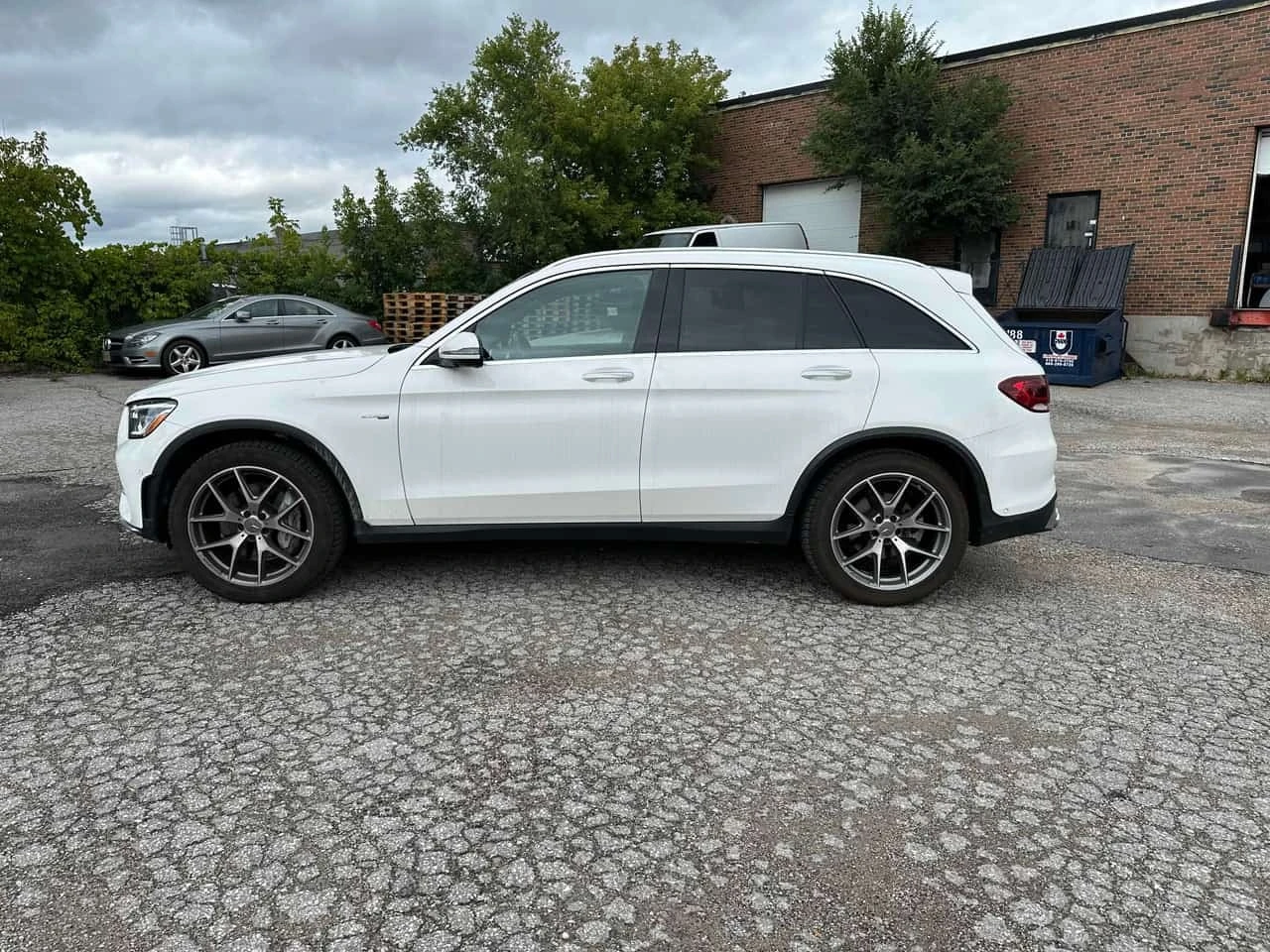 Mercedes-Benz GLC 43 AMG * CARFAX * FULL DIGITAL * PANORAMIC ROOF, снимка 2 - Автомобили и джипове - 55793345