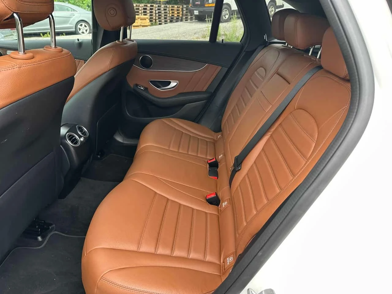 Mercedes-Benz GLC 43 AMG * CARFAX * FULL DIGITAL * PANORAMIC ROOF, снимка 11 - Автомобили и джипове - 55793345