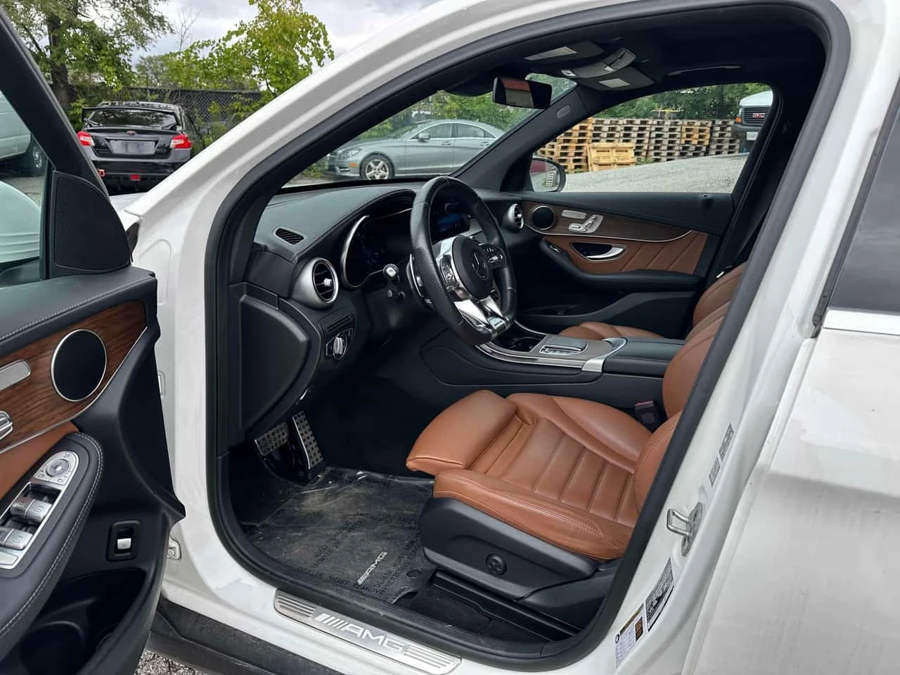 Mercedes-Benz GLC 43 AMG * CARFAX * FULL DIGITAL * PANORAMIC ROOF, снимка 8 - Автомобили и джипове - 55793345