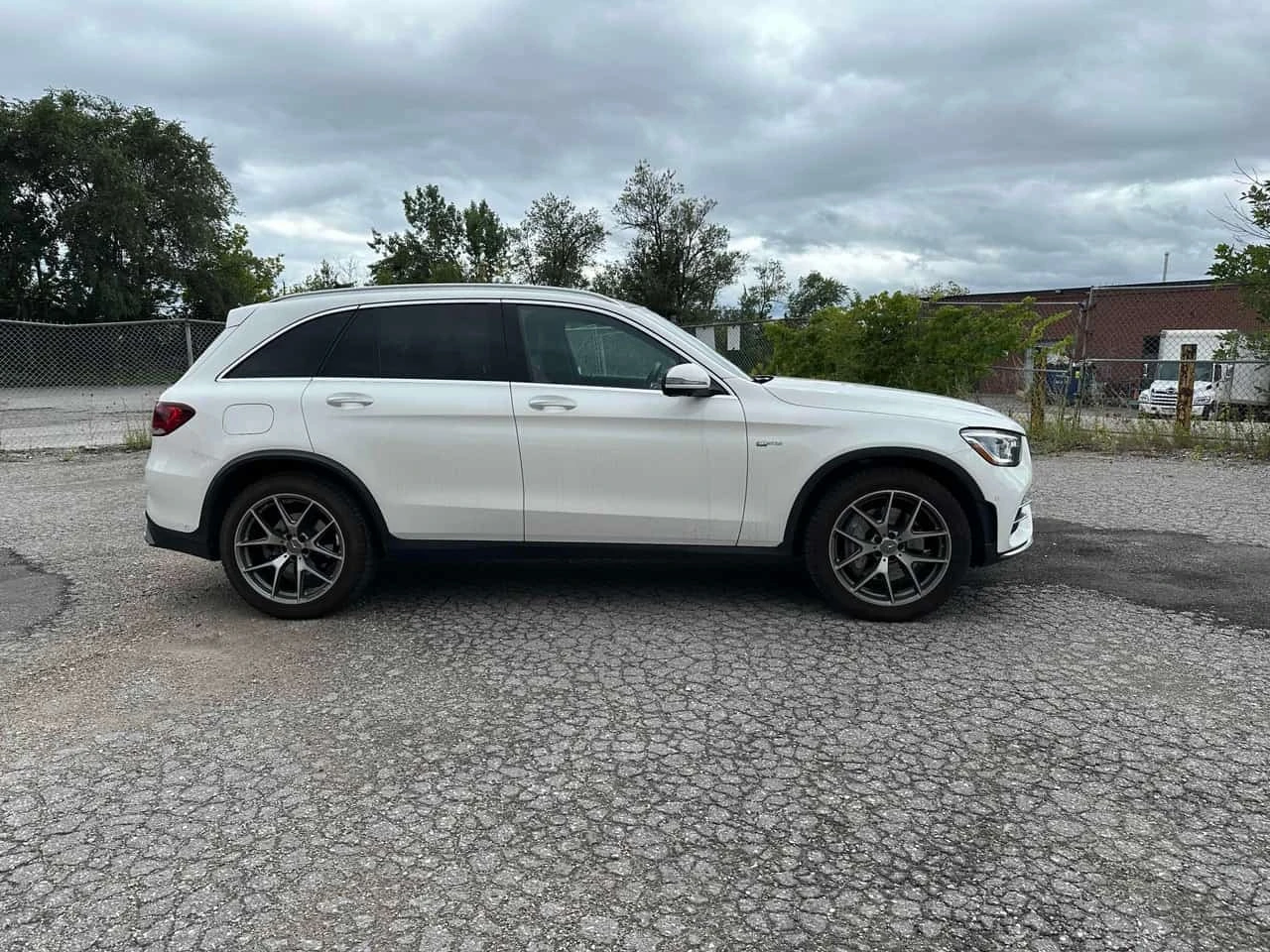 Mercedes-Benz GLC 43 AMG * CARFAX * FULL DIGITAL * PANORAMIC ROOF, снимка 3 - Автомобили и джипове - 55793345