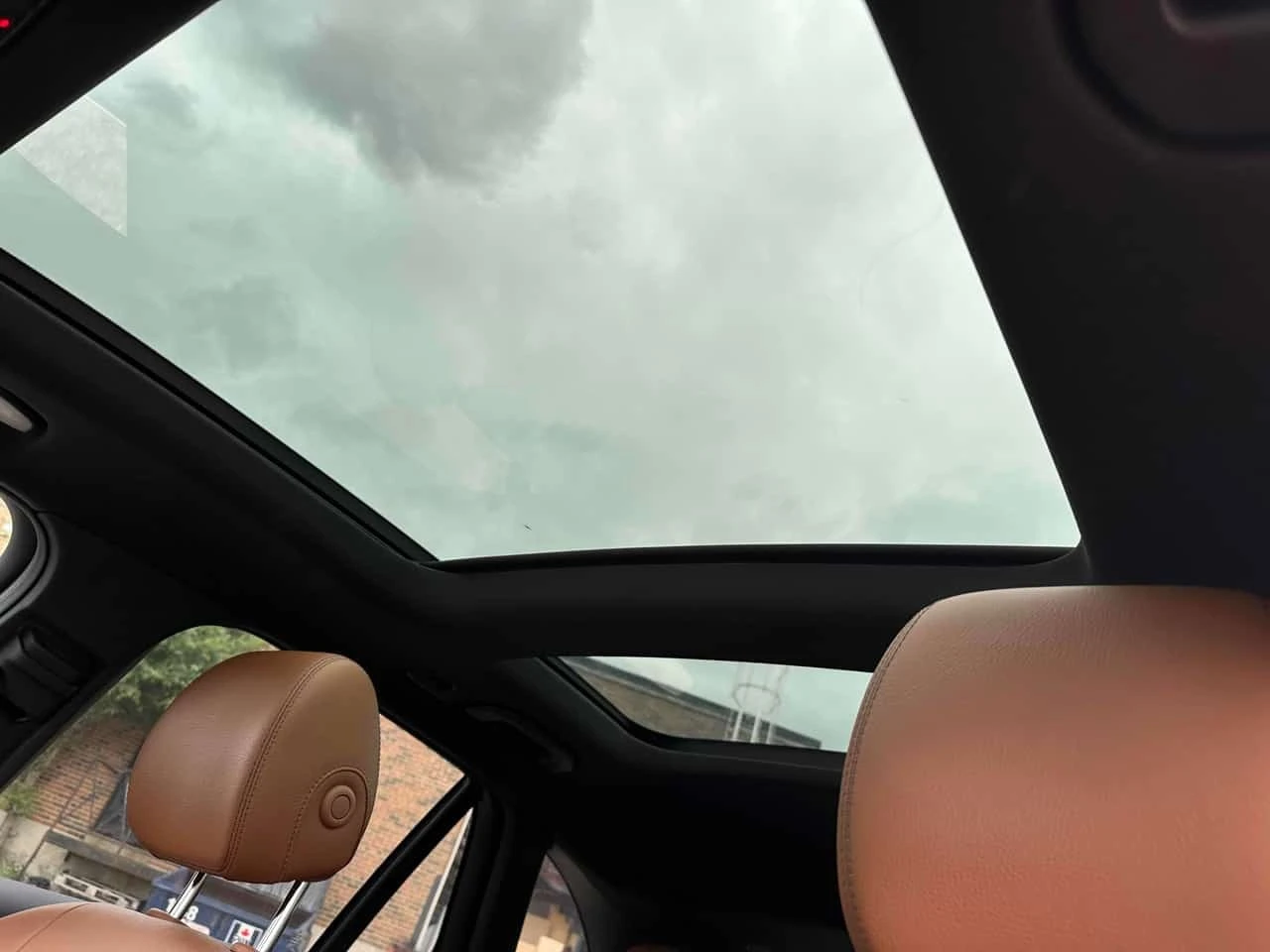 Mercedes-Benz GLC 43 AMG * CARFAX * FULL DIGITAL * PANORAMIC ROOF, снимка 12 - Автомобили и джипове - 55793345
