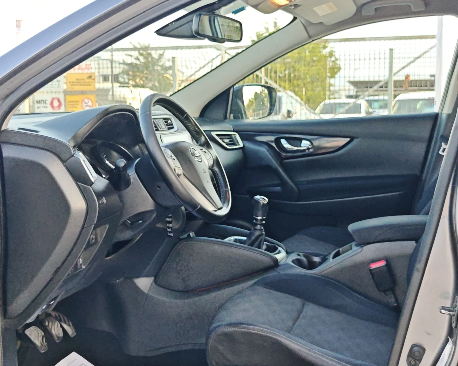 Nissan Qashqai 1.5 110 К.С. ДИЗЕЛ! , снимка 8 - Автомобили и джипове - 55905833