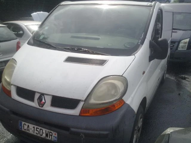 Renault Trafic 1.9 DCi, снимка 4 - Бусове и автобуси - 22356836