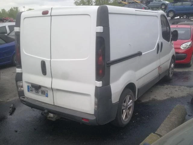 Renault Trafic 1.9 DCi, снимка 6 - Бусове и автобуси - 22356836