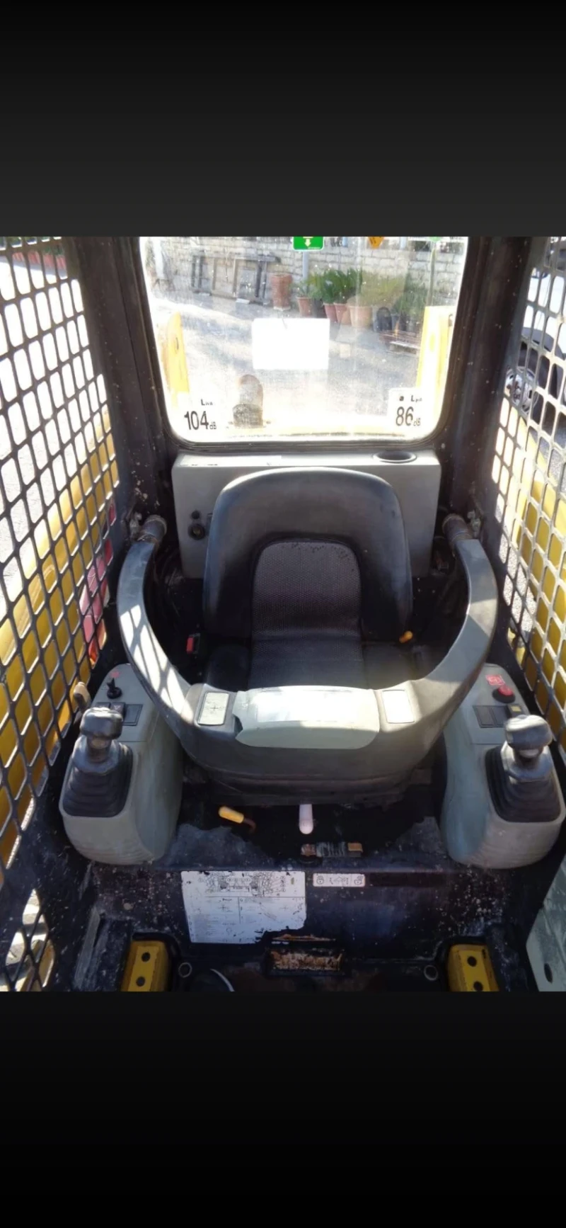 Мини челни товарачи Komatsu 714, снимка 9 - Индустриална техника - 52530601