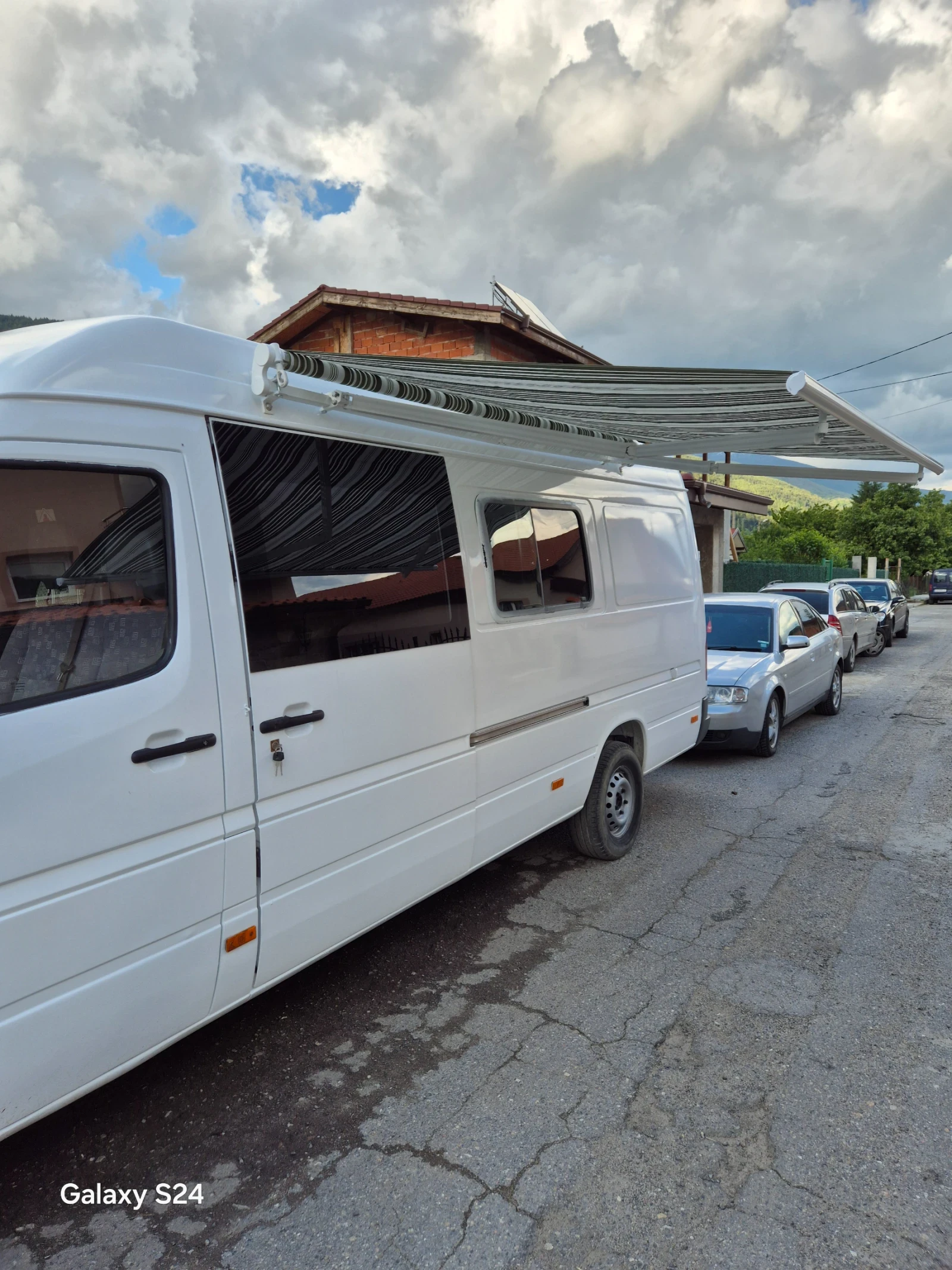 Кемпер Mercedes-Benz Sprinter, снимка 4 - Каравани и кемпери - 53708019