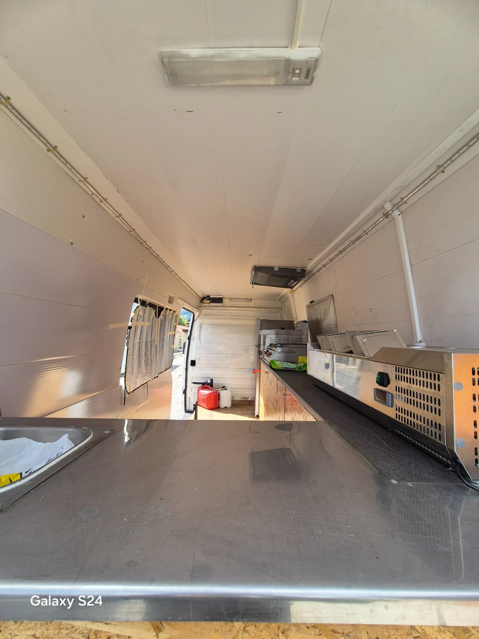 Кемпер Mercedes-Benz Sprinter, снимка 10 - Каравани и кемпери - 53708019