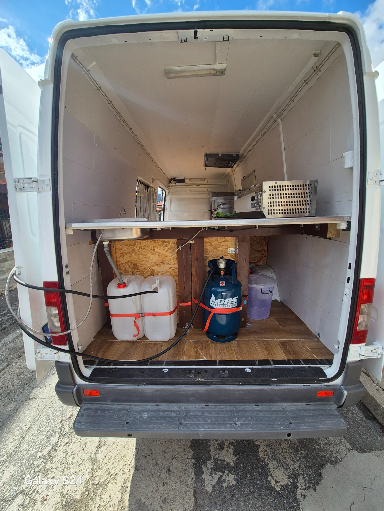 Кемпер Mercedes-Benz Sprinter, снимка 8 - Каравани и кемпери - 53708019