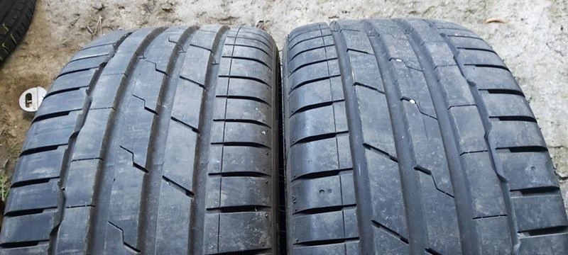 Гуми Летни 225/40R18, снимка 1 - Гуми и джанти - 35134320