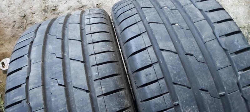 Гуми Летни 225/40R18, снимка 2 - Гуми и джанти - 35134320