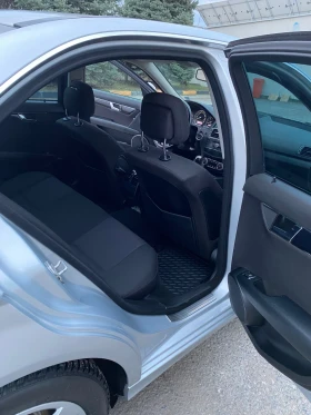 Mercedes-Benz C 220, снимка 10