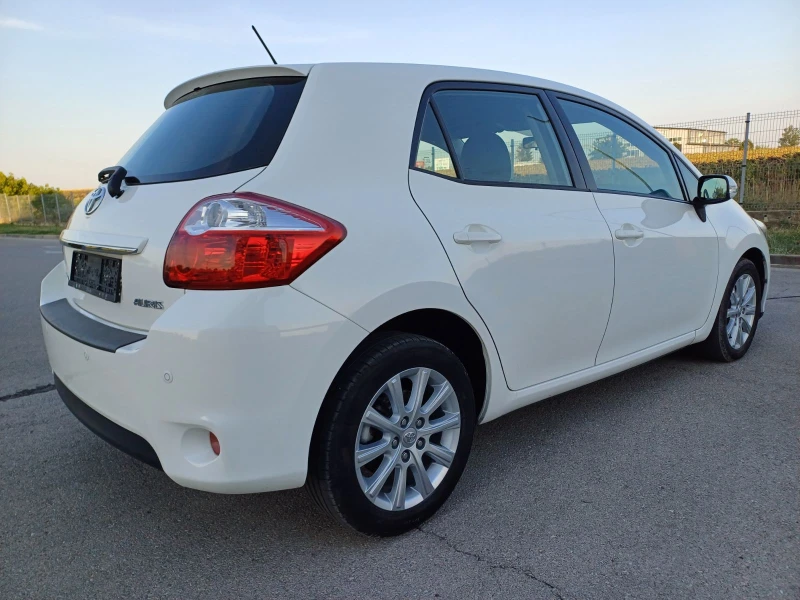 Toyota Auris 2.0 D4D 126k.s., снимка 4 - Автомобили и джипове - 46925763