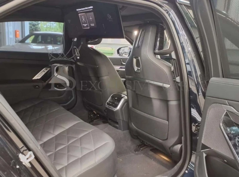 BMW 740 D* xDRIVE* M-SPORT* SKY LOUNGE* TV* , снимка 4 - Автомобили и джипове - 51836327