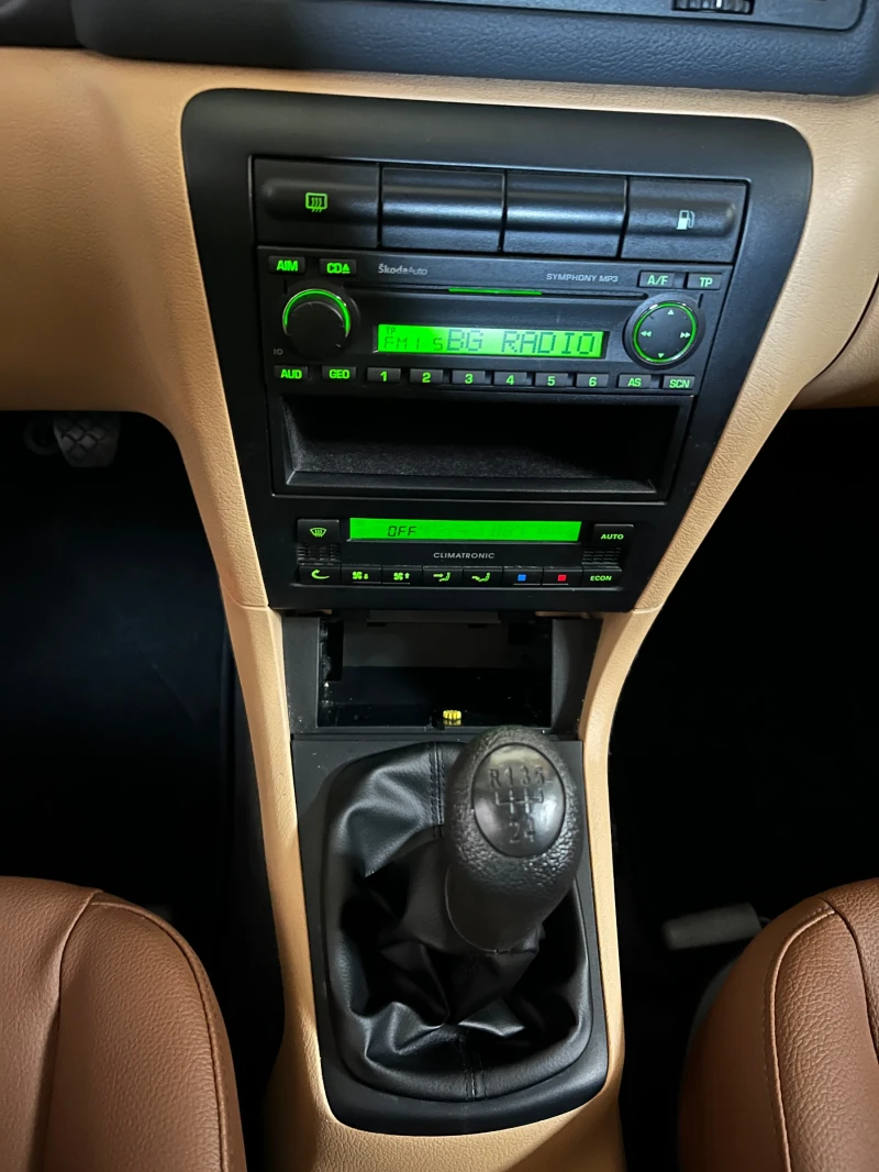 Skoda Octavia 2.0 бензин, 115 hp, снимка 9 - Автомобили и джипове - 52256951