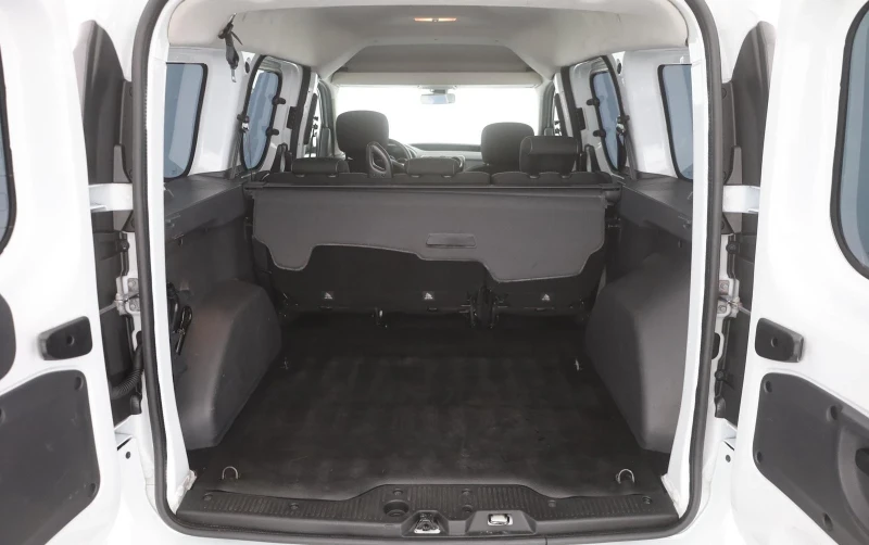 Dacia Dokker 1.5 dci  - 43 106-km , снимка 9 - Автомобили и джипове - 52741207