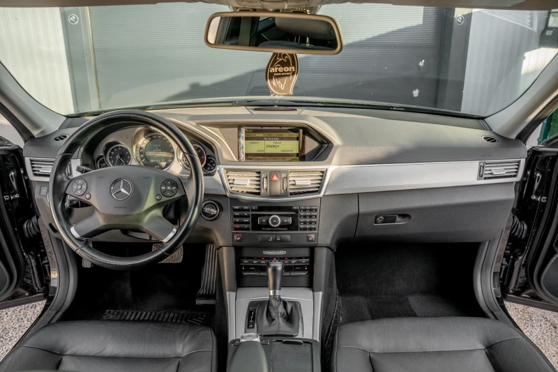 Mercedes-Benz E 220 AVTOMAT AVANGARD , снимка 9 - Автомобили и джипове - 53060264