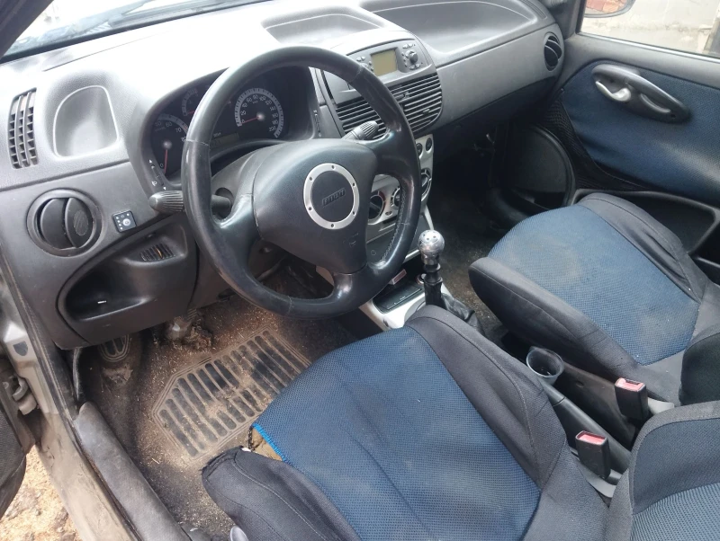 Fiat Punto 1.4 16v, снимка 4 - Автомобили и джипове - 53125273
