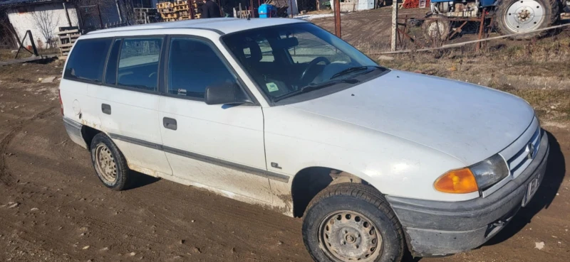 Opel Astra, снимка 2 - Автомобили и джипове - 53156043