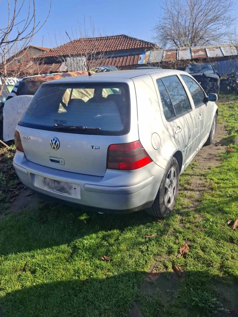 VW Golf 1.9 тди 110 кс., снимка 2 - Автомобили и джипове - 53204658