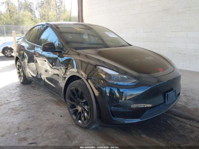 Tesla Model Y AWD/LONG RANGE DUAL MOTOR ALL-WHEEL DRIVE - 34600 лв. / 17690.70 € - 56051222 1