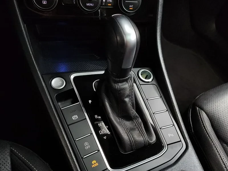 VW Jetta 1.4 Tsi Prestige, снимка 9 - Автомобили и джипове - 55785673