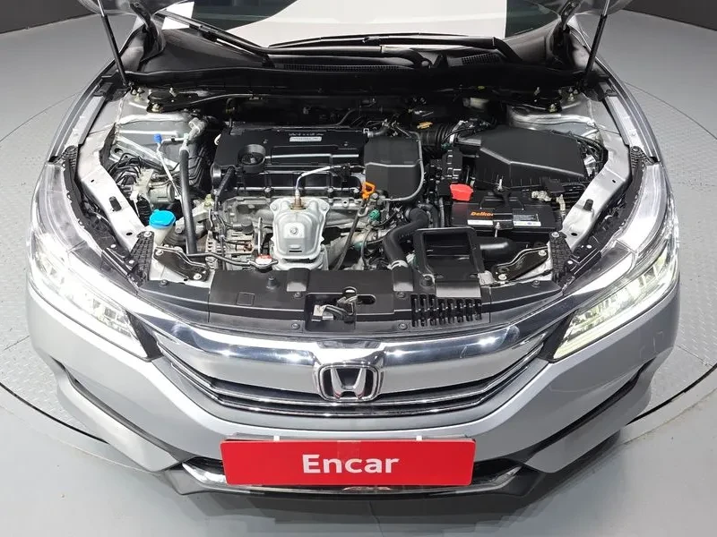 Honda Accord 2.4 9Th Generation, снимка 17 - Автомобили и джипове - 56021172