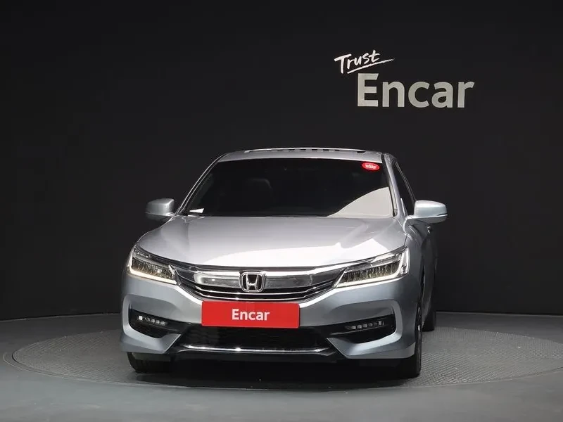 Honda Accord 2.4 9Th Generation, снимка 8 - Автомобили и джипове - 56021172